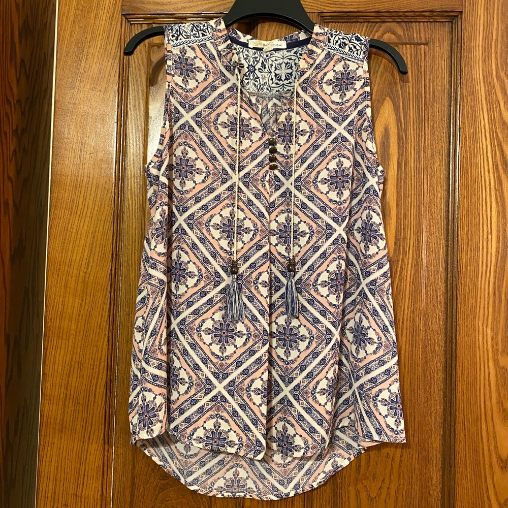 Womens size medium Summer Sleeveless Top